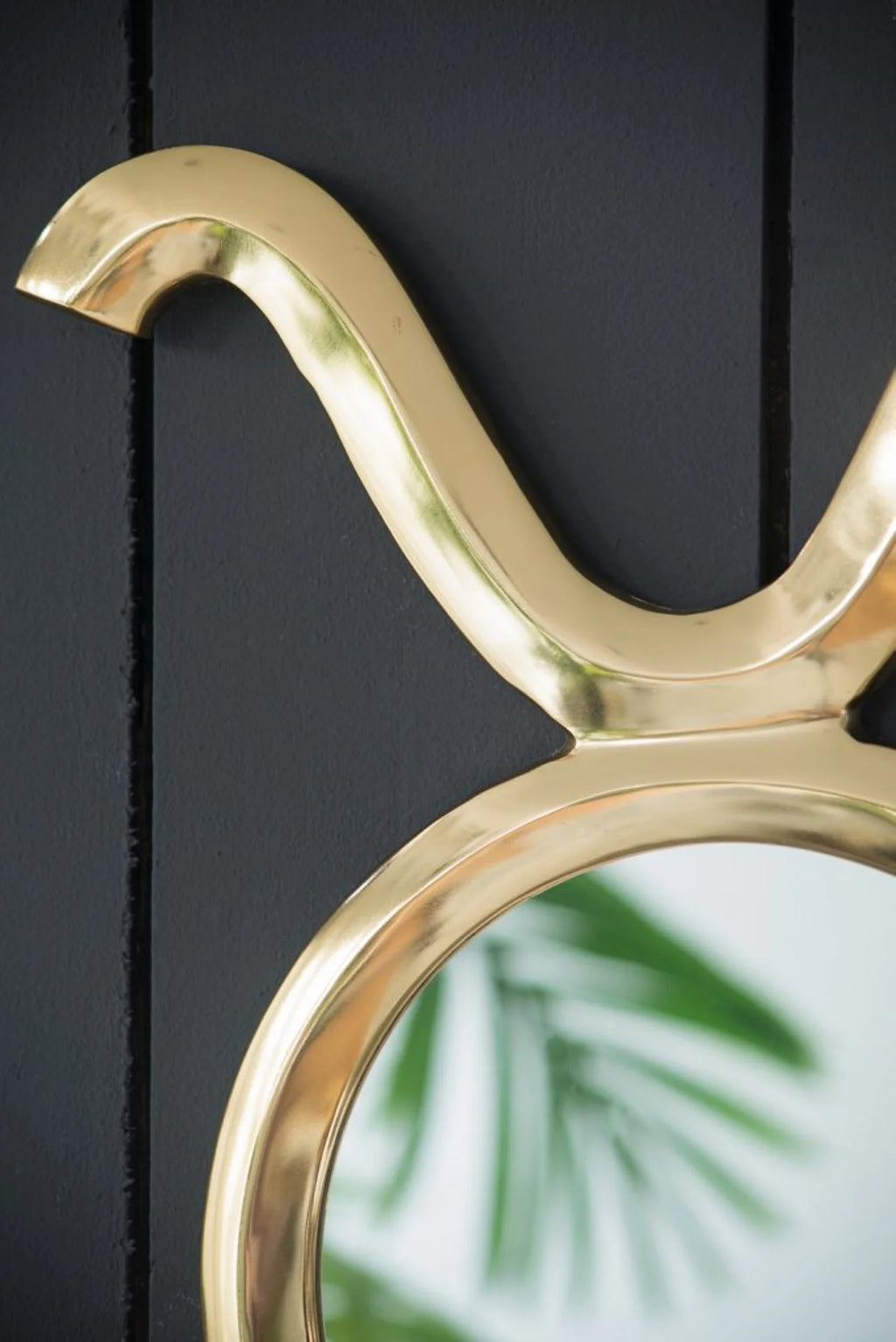 Gold Frame Round Wall Mirror with Horns - 16" Q210