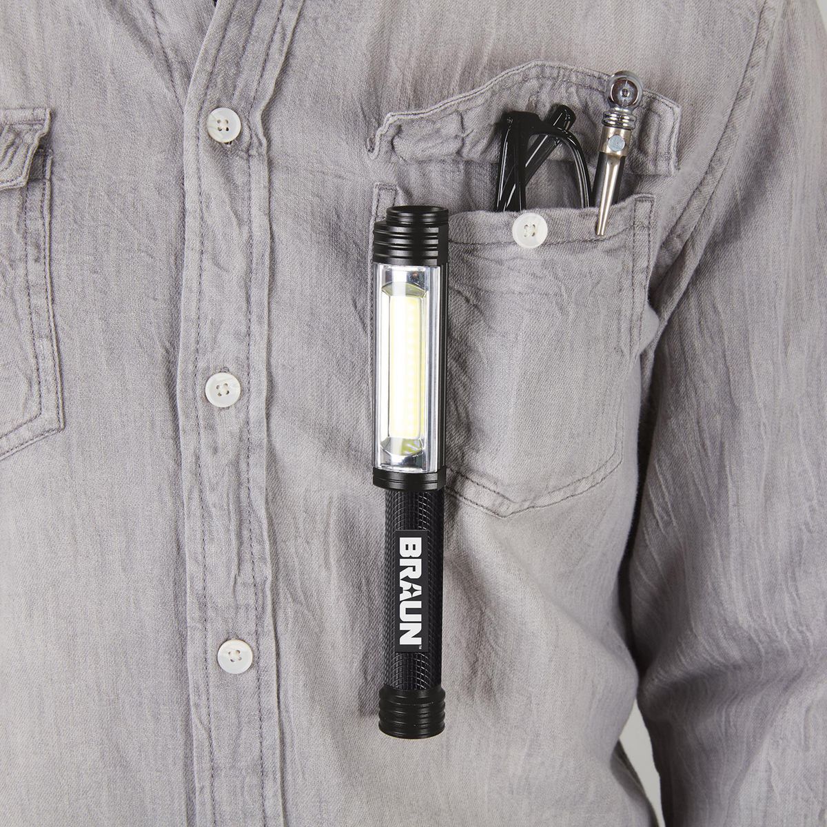300 Lumen Magnetic Pocket Work Light Q44017
