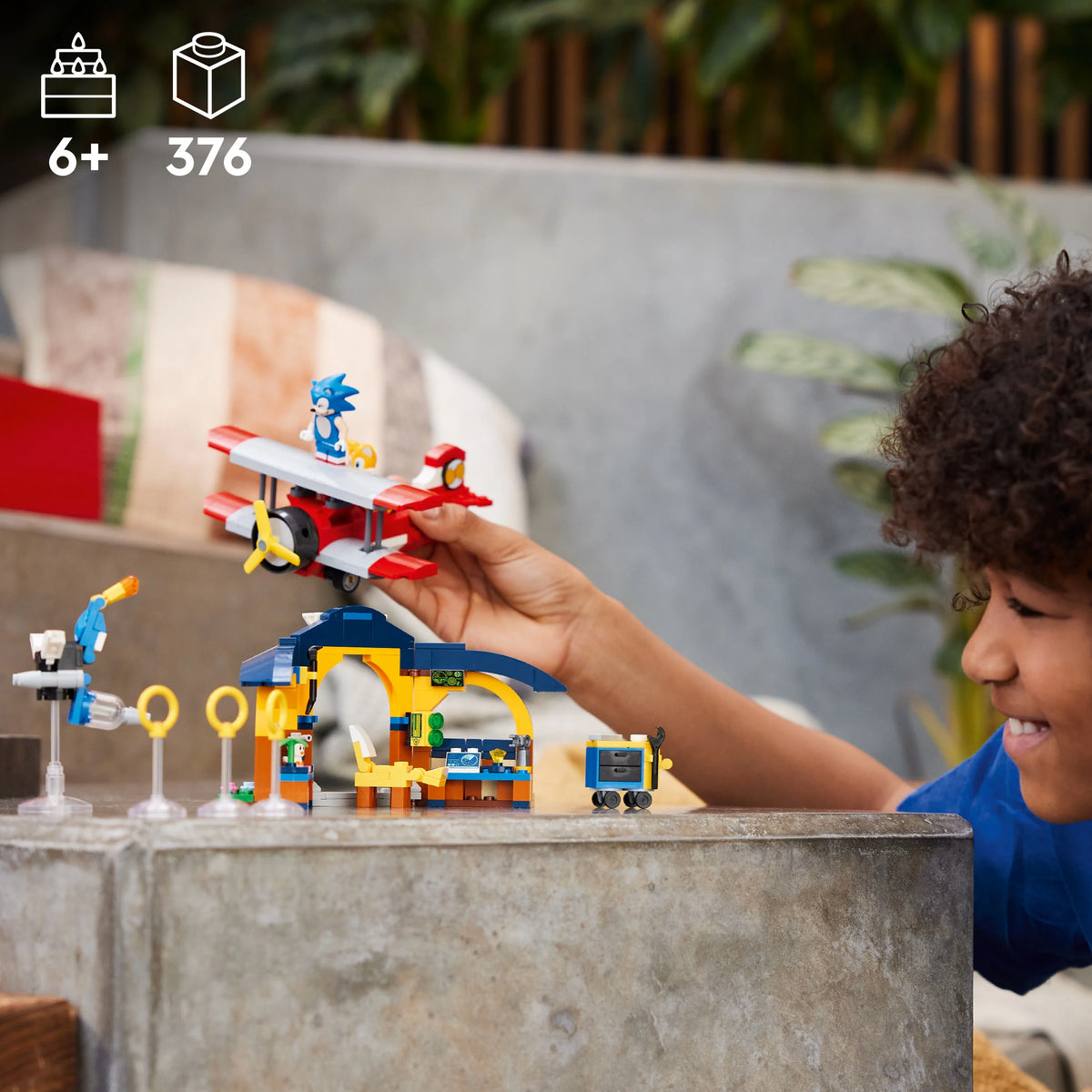 Building Toy Set with 4 Figures and Accessories P989