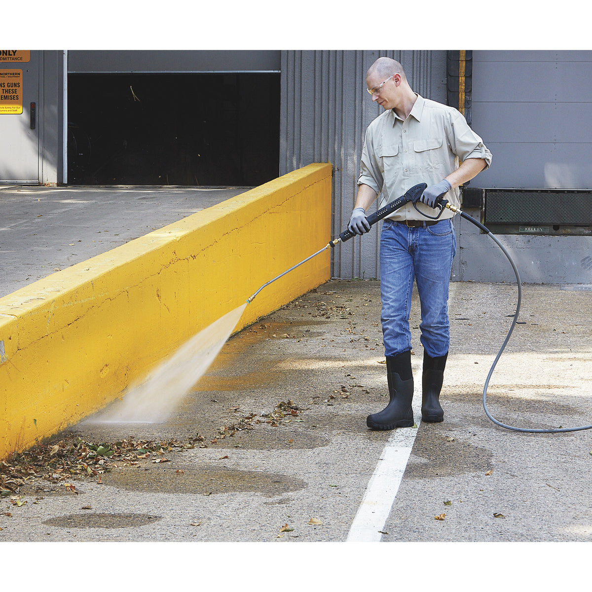 4000 PSI 4 GPM 115 Volts Electric Wet Steam Cleaner and Hot Water Pressure Washer R54636