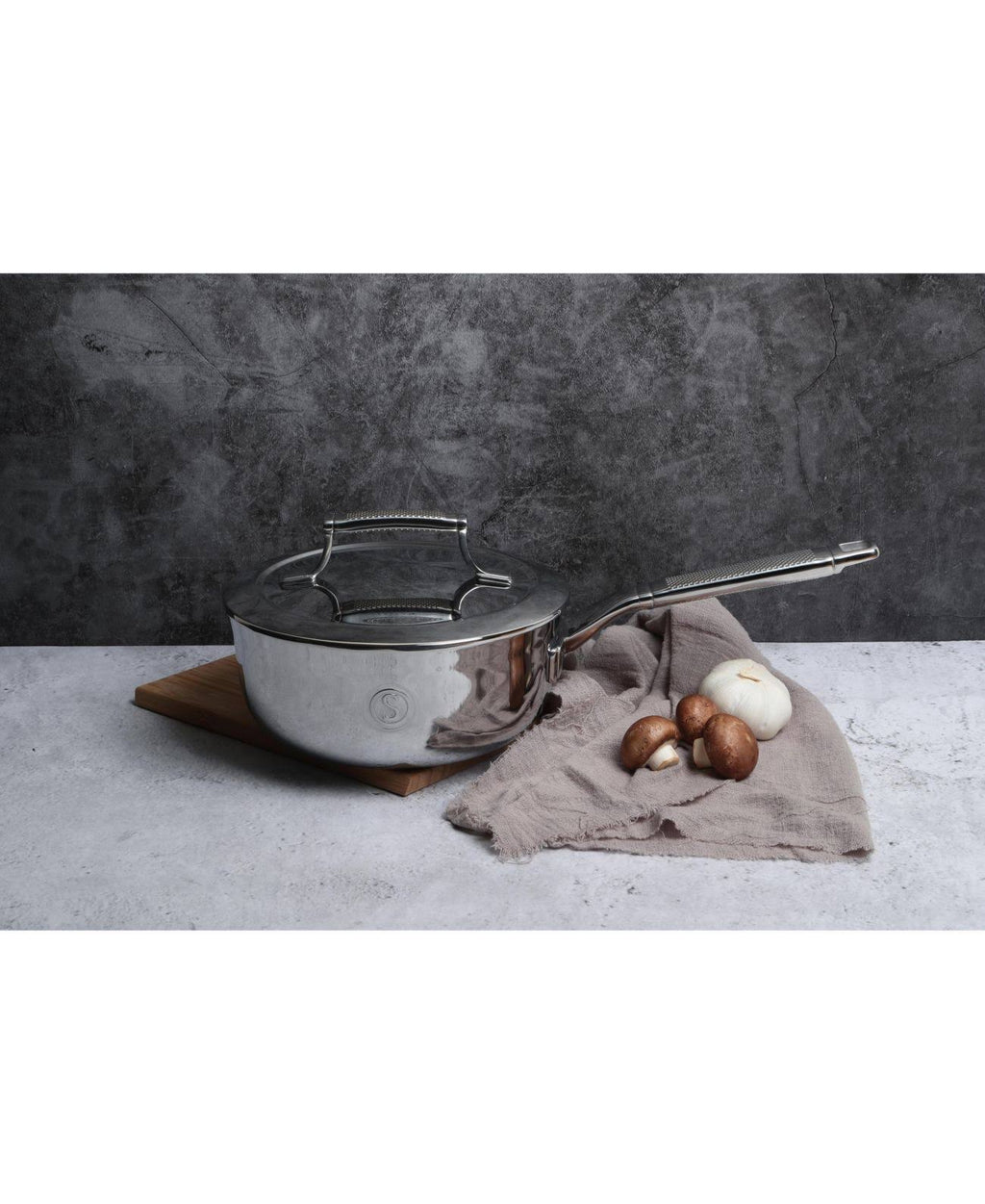 Tri-Ply Stainless Steel Chef's Pan with Lid G8886