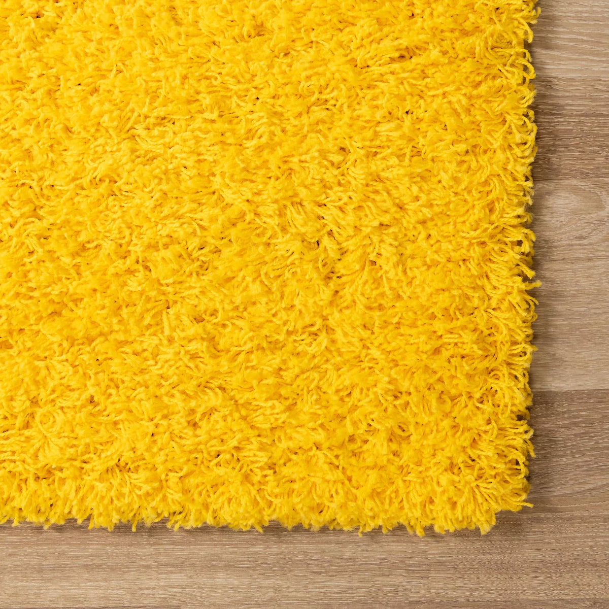 5' x 8' Yellow Shag Rug U5444