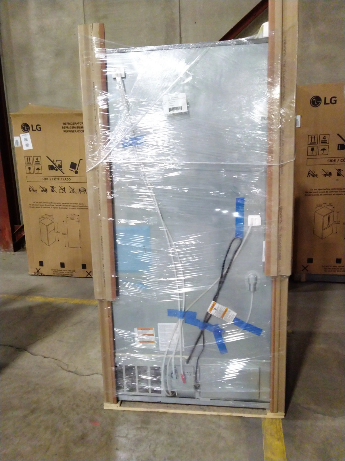 36IN 20 CU FT Counter-Depth French Door Refrigerator with Interior Dispenser L55846