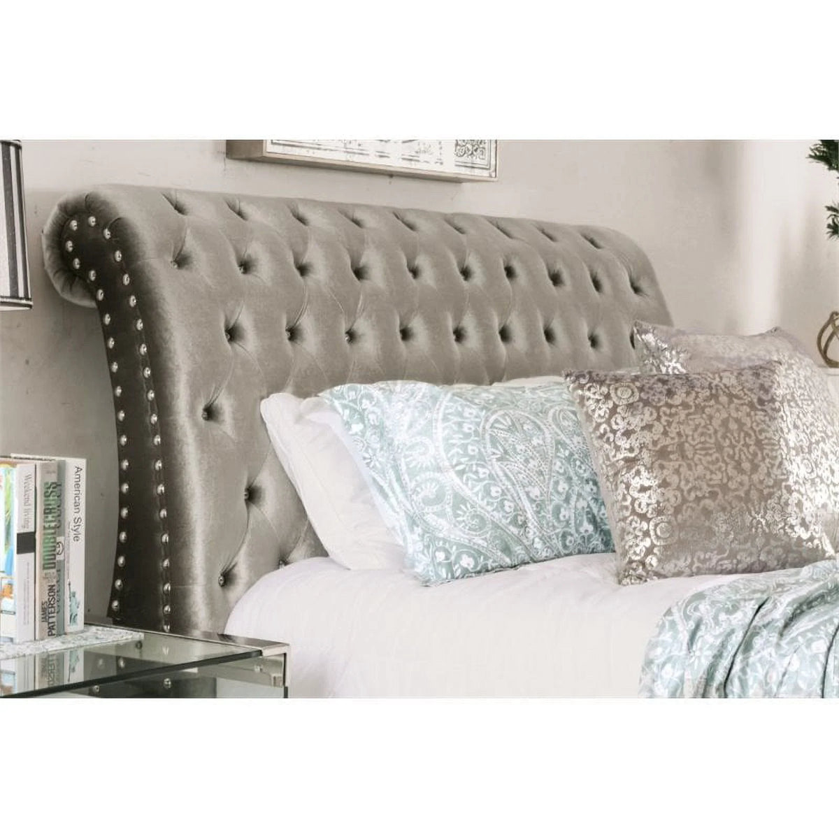 Gray Fabric Queen Sleigh Bed W811