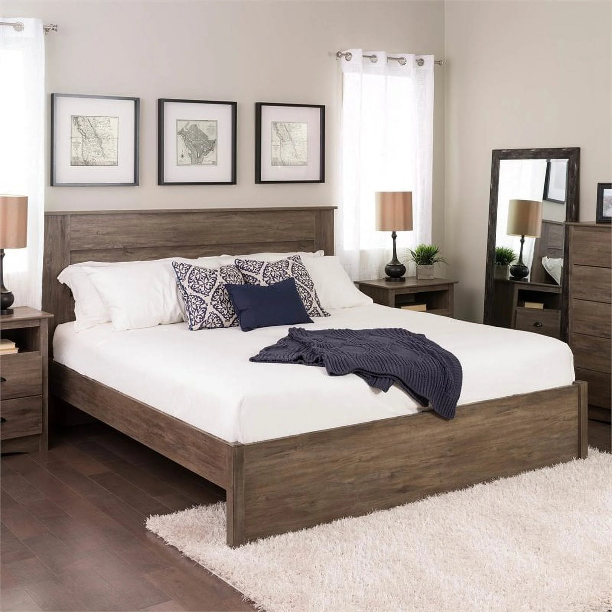 King 4-Post Platform Bed in Drifted Gray G817526