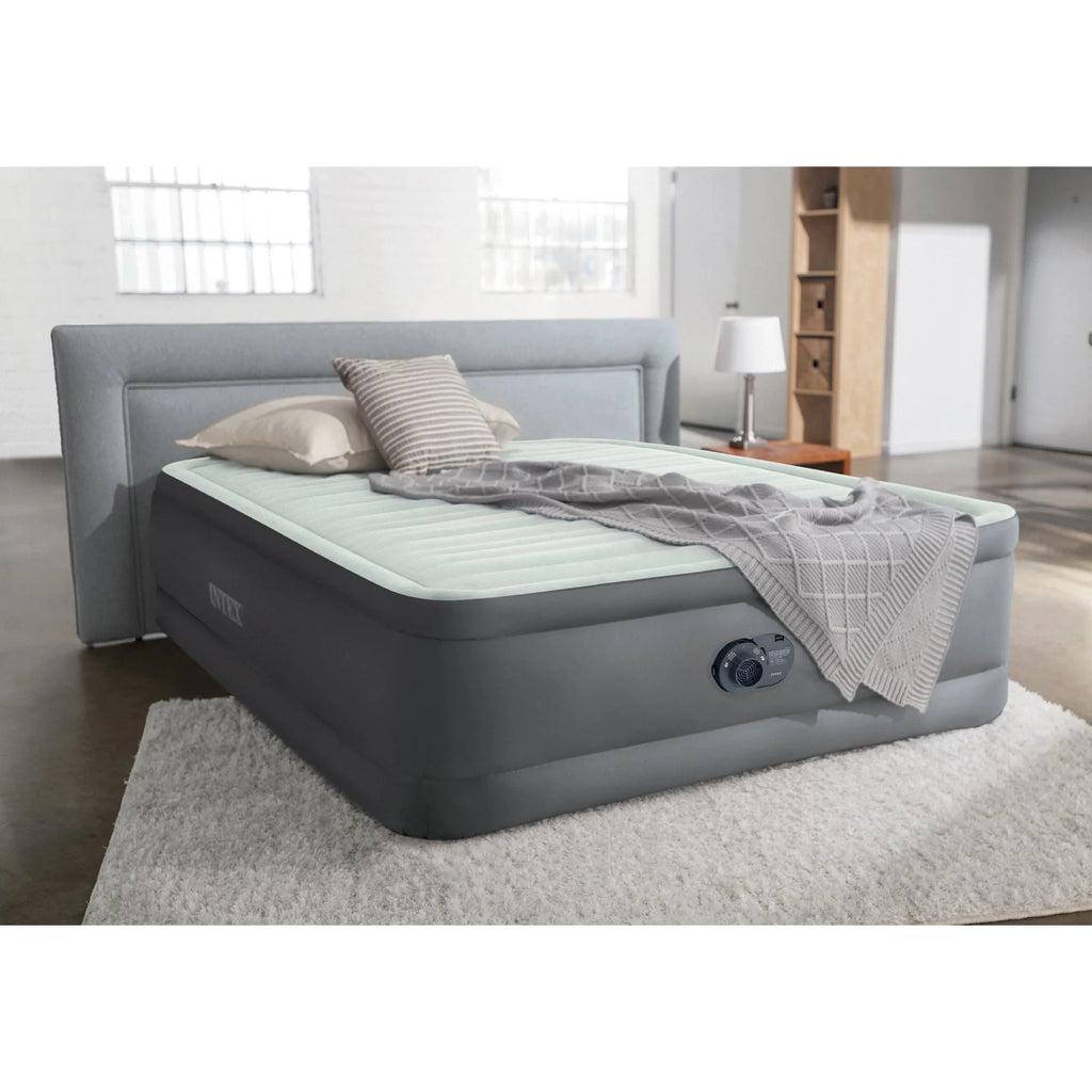 Full Air Mattress with Built-In Pump M38492