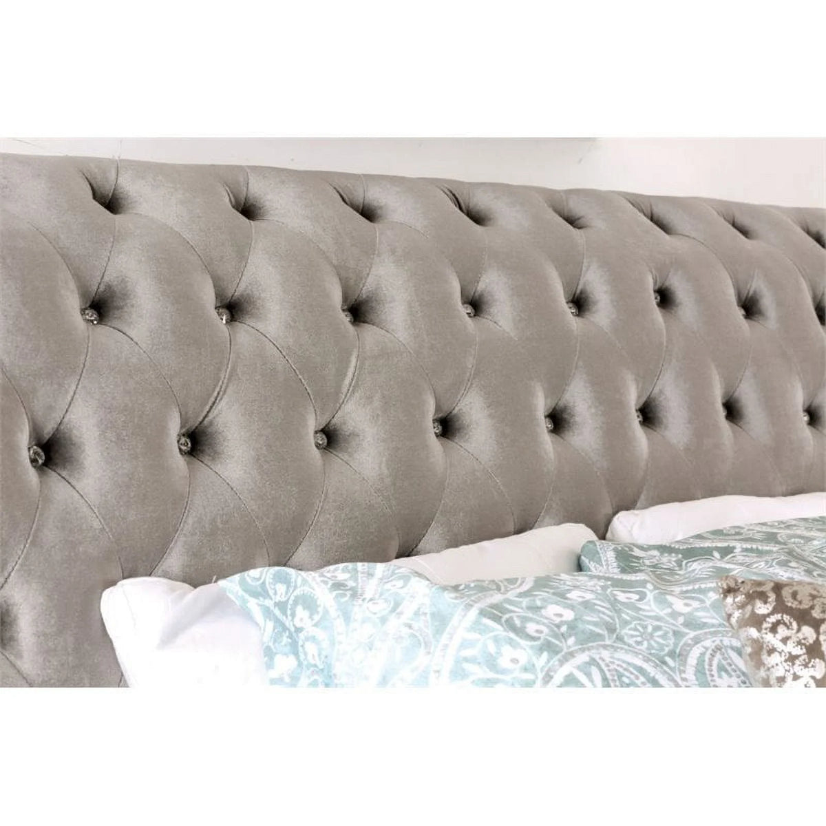 Gray Fabric Queen Sleigh Bed W811